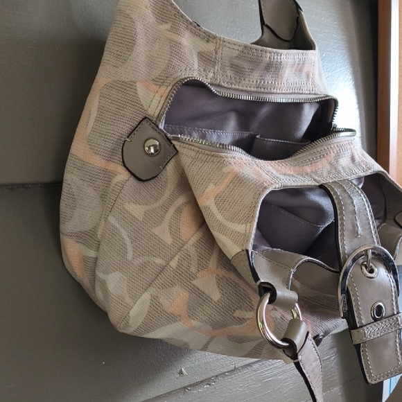Coach Pink and Gray Shoulder Bag with Slouchy Hobo Design - Picture 6 of 8
